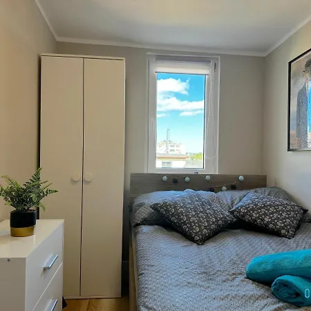 Rene -10 Minutes To Old Town & Sea *