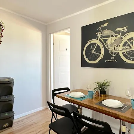 Rene -10 Minutes To Old Town & Sea ホームステイ