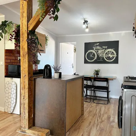 Rene -10 Minutes To Old Town & Sea グダニスク