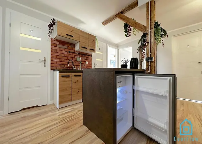 Rene -10 Minutes To Old Town & Sea